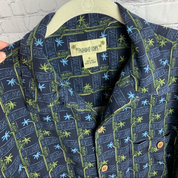 VINTAGE PARADISE COVES Hawaiian Shirt 100% SILK Navy Blue with Palm Trees EUC - Picture 3 of 6